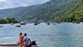 UŽIVANJA NIKAD DOSTA: Regata na drinskom jezeru kod Malog Zvornika