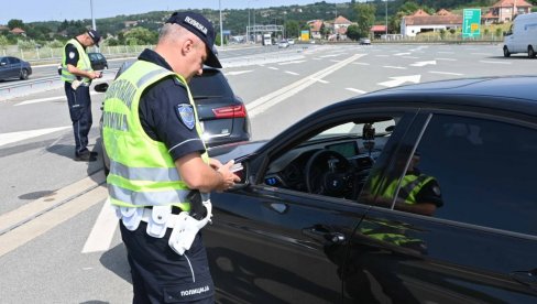 PODGORIČANIN VOZIO DROGIRAN: Dobio 30 dana zatvora PODGORIČANIN VOZIO DROGIRAN: Dobio 30 dana zatvora