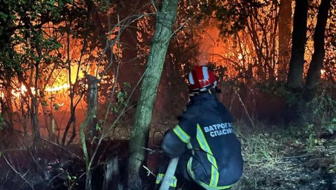 NAKON 15 SATI BORBE SA VATROM: Požar u Priboju stavljen pod kontrolu