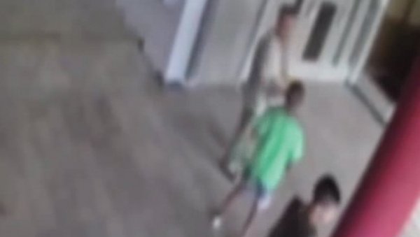 УПОЗОРЕЊЕ БЕОГРАДСКЕ ПОЛИЦИЈЕ:  Опрез на улици и у превозу, деца све чешће извршиоци крађа и разбојништава