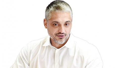 ДОШАО СА ОТОКОМ И БОЛОВИМА: Чедомир Јовановић хитно примљен у болницу ДОШАО СА ОТОКОМ И БОЛОВИМА: Чедомир Јовановић хитно примљен у болницу