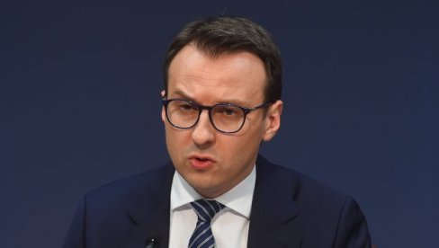 ПЕТКОВИЋ ОТКРИО: Постоје заштићени сведоци спремни да идентификују све Албанце који су учествовали у бруталном убијању Срба ПЕТКОВИЋ ОТКРИО: Постоје заштићени сведоци спремни да идентификују све Албанце који су учествовали у бруталном убијању Срба
