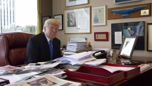 ТРАМПОВ ПОМОЋНИК НАУТА У СУДУ: Оптужен да му је помогао у скривању докумената ТРАМПОВ ПОМОЋНИК НАУТА У СУДУ: Оптужен да му је помогао у скривању докумената
