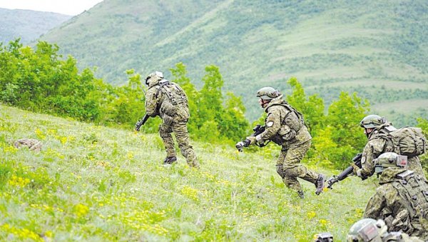 КФОР ВЕЖБА КУРТИЈЕВУ ВОЈСКУ ЗА НАПАДЕ: Припадници КФОРА и безбедносне снаге тзв. Косова тренирали разбијање демонстрација