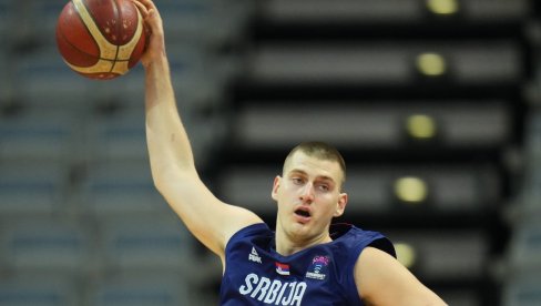 SVET SE SMEJE EMBIDU! Au, šta uradi Nikola Jokić centru Amerikanaca koji mu je ukrao MVP titulu! (VIDEO)