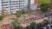 NEMAČKA SE DIGLA NA NOGE: Građani izašli na ulice zbog cena energenata (FOTO/VIDEO) NEMAČKA SE DIGLA NA NOGE: Građani izašli na ulice zbog cena energenata (FOTO/VIDEO)