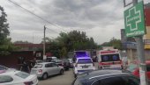 OKONČANA TALAČKA KRIZA NA KARABURMI: Pristao da se preda - Policija ušla u automehaničarsku radnju i izvela otmičara (FOTO)