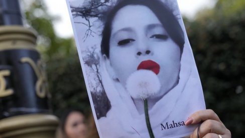 UOČI GODIŠNJICE SMRTI MAHSE AMINI: Sjedinjenje Države i Britanija uvele sankcije Iranu UOČI GODIŠNJICE SMRTI MAHSE AMINI: Sjedinjenje Države i Britanija uvele sankcije Iranu