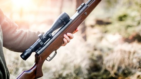 НЕСРЕЋА У ЛОВУ: Ловац усмртио другог ловца хицем у главу у западној Чешкој