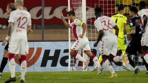FUDBALSKA ZVEZDA OPTUŽENA ZA SILOVANJE! Tužilaštvo već odredilo i kauciju i mere FUDBALSKA ZVEZDA OPTUŽENA ZA SILOVANJE! Tužilaštvo već odredilo i kauciju i mere