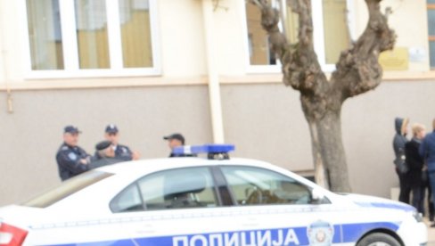 ТРАГЕДИЈА НА ПУТУ КА КОПАОНИКУ: Кола ударила жену, преминула од последица повреда ТРАГЕДИЈА НА ПУТУ КА КОПАОНИКУ: Кола ударила жену, преминула од последица повреда