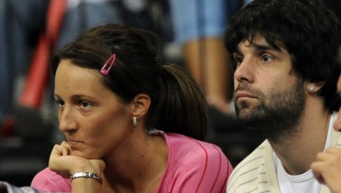НЕКАДА ПАР, А ОНДА РАСКИД ВЕРИДБЕ: Ово је главни узрок разлаза Маје Огњеновић и Милоша Теодосића НЕКАДА ПАР, А ОНДА РАСКИД ВЕРИДБЕ: Ово је главни узрок разлаза Маје Огњеновић и Милоша Теодосића