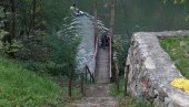 ЈЕЗИВИ СНИМЦИ: Спасиоци извлаче повређене и настрадале из Западне Мораве код Овчар Бање (ВИДЕО) ЈЕЗИВИ СНИМЦИ: Спасиоци извлаче повређене и настрадале из Западне Мораве код Овчар Бање (ВИДЕО)