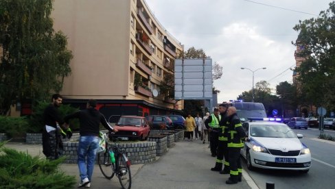 DRAMA U NOVOM SADU - EVAKUISAN TRŽNI CENTAR: Oglasio se alarm, antidiverziona jedinica pretražuje teren (VIDEO) DRAMA U NOVOM SADU - EVAKUISAN TRŽNI CENTAR: Oglasio se alarm, antidiverziona jedinica pretražuje teren (VIDEO)