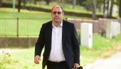 ЂУКА РАЗВАЛИО АНТИСРПСКУ ОПОЗИЦИЈУ:  Ухватио их у њиховим лажима! (ФОТО)