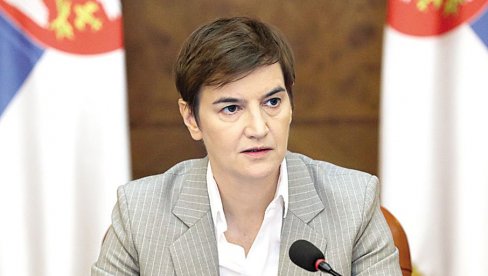 БРНАБИЋ СУТРА У НОВОМ САДУ: Премијерка обилази подручја погођена невременом БРНАБИЋ СУТРА У НОВОМ САДУ: Премијерка обилази подручја погођена невременом