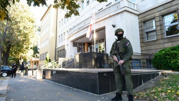 СУЂЕЊЕ КРИМИНАЛНОЈ ГРУПИ ВЕЉКА БЕЛИВУКА: Преслушавани разговори Вукодлака и Фонтане СУЂЕЊЕ КРИМИНАЛНОЈ ГРУПИ ВЕЉКА БЕЛИВУКА: Преслушавани разговори Вукодлака и Фонтане