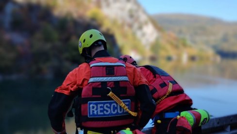 SPASENO 17 PLANINARA U SLOVENIJI: Bili odsečeni usred odrona zbog nevremena