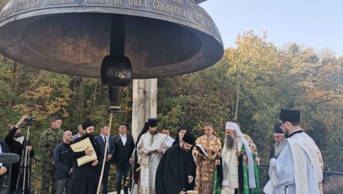 OSTVARUJE SE PROROČANSTVO OCA TADEJA: Patrijarh Porfirije kod Varvarina osveštava carsko rusko zvono (FOTO/VIDEO)