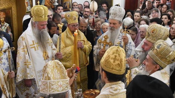 СВЕТИ ПЕТАР ЦЕТИЊСКИ - ЧОВЕК ХРИСТОВ: Митрополит Јоаникије на слави Цетињског манастира (ФОТО)