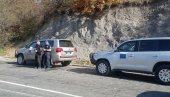 НОВОСТИ НА ЈАРИЊУ Полиција лажне државе дели укоре, народ бесан: Не мењамо таблице! (ФОТО/ВИДЕО)