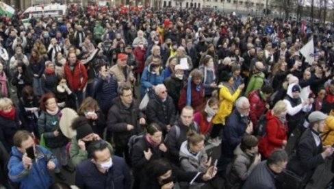 НЕМЦИ ДАЈУ, ПОЉАЦИ УЗИМАЈУ: Питање између Берлина и Варшаве које додатно трује односе НЕМЦИ ДАЈУ, ПОЉАЦИ УЗИМАЈУ: Питање између Берлина и Варшаве које додатно трује односе