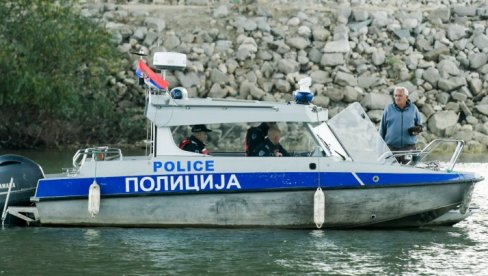 СТРАШНА СЦЕНА У ВАЉЕВУ: У реци Градац пронађено тело мушкарца СТРАШНА СЦЕНА У ВАЉЕВУ: У реци Градац пронађено тело мушкарца