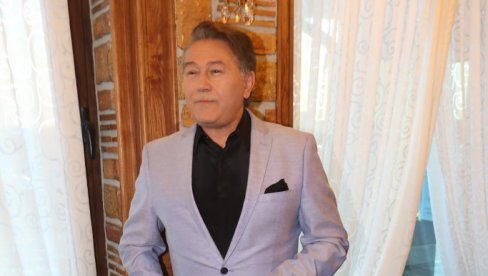 ОВО СЕ ЧЕКАЛО ГОДИНАМА: Халид Муслимовић снимио дует са супругом ОВО СЕ ЧЕКАЛО ГОДИНАМА: Халид Муслимовић снимио дует са супругом