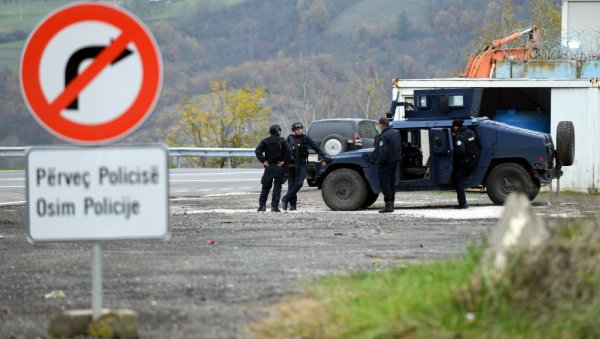 НАСТАВЉА СЕ ТЕРОР НАД СРБИМА: Полиција лажне државе и даље забрањује улазак са КМ таблицама