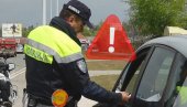 VOZIO U ŠAPCU POD DEJSTVOM KOKAINA I KANABISA: Kada su mu policajci tražili vozačku, ostali u šoku