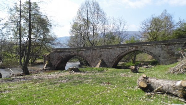 ВЕКОВИМА НЕРАЗЈАШЊЕНА МИСТЕРИЈА БЕГОВОГ МОСТА: Никад завршена римска грађевина на реци Темштици крај Пирота