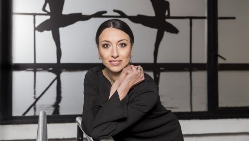 AJA JUNG DOBILA NAGRADU ZA DOPRINOS KULTURI: Priznanje joj uručio gradonačelnik Napulja AJA JUNG DOBILA NAGRADU ZA DOPRINOS KULTURI: Priznanje joj uručio gradonačelnik Napulja