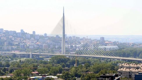 ОГРОМАН КАМЕН НАСРЕД КОЛОВОЗА: Хаос код моста на Ади