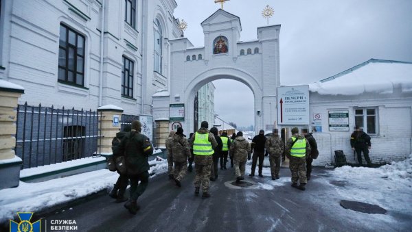 КИЈЕВ ПРОТЕРУЈЕ УПЦ: Монаси морају да напусте Кијевско-печерску лавру до 29. марта