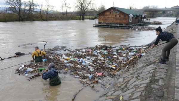 ИБАР СЕ ВРАЋА У КОРИТО: Опада водостај река у краљевачком крају