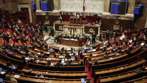 ISTORIJSKA ODLUKA: Francuski poslanici usvojili predlog zakona o legalizaciji eutanazije (FOTO) ISTORIJSKA ODLUKA: Francuski poslanici usvojili predlog zakona o legalizaciji eutanazije (FOTO)