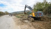 KLIZIŠTE OTEŽAVA SAOBRAĆAJ: Meštani Banjalučkog naselja Motike u strahu od kolapsa tokom zime