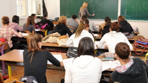 RASPUST OD PONEDELJKA? Veliki broj obolelih đaka i profesora menja školski kalendar