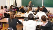 НОВАЦ СТИЖЕ КРАЈЕМ МАЈА: Ђачка помоћ у износу од 20.000 динара биће исплаћена у четири рате