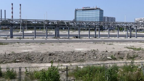 ПРОЛОНГИРАН КРАЈ ИЗГРАДЊЕ ЧВОРИШТА У НОВОБЕОГРАДСКОМ БЛОКУ 42: Аутобуска станица готова за два месеца ПРОЛОНГИРАН КРАЈ ИЗГРАДЊЕ ЧВОРИШТА У НОВОБЕОГРАДСКОМ БЛОКУ 42: Аутобуска станица готова за два месеца