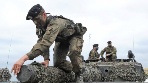 VARŠAVA JASNA: Nema poljskih vojnika u Ukrajini, samo podrška iz pozadine