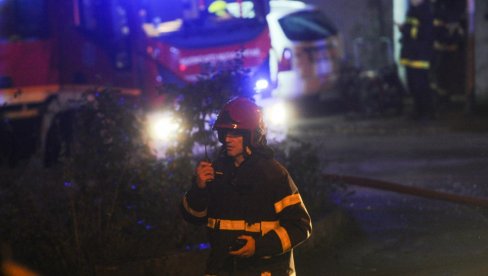 POŽAR U PANČEVU> Gori garaža u centru, vatrogasci na terenu (FOTO)