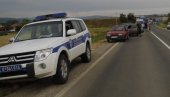 МУП ПРЕДВОДИ КОЛОНУ У ПИРОТУ: Полиција регулишу саобраћај како би се избегле гужве