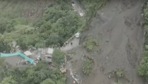ВЕЛИКА ТРАГЕДИЈА: Погинуло троје деце у клизишту, полиција трага за десетинама несталих ВЕЛИКА ТРАГЕДИЈА: Погинуло троје деце у клизишту, полиција трага за десетинама несталих