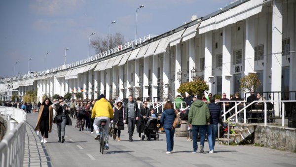 ЧЕКА НАС ЕКСПАНЗИЈА КИНЕСКИХ ТУРИСТА У СРБИЈИ: Напори уродили плодом - Кина одобрила групна путовања у Србију за своје грађане