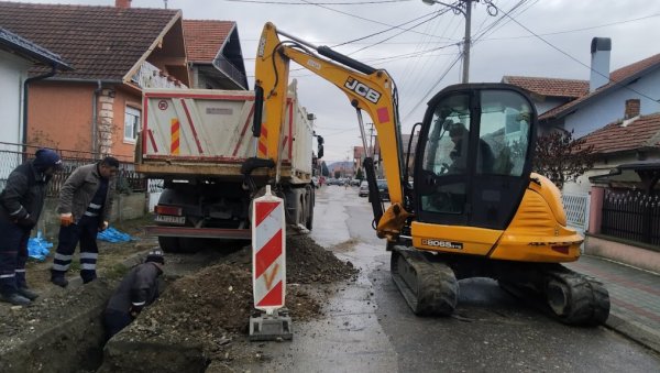 ЗАМЕНА АЗБЕСТНИХ ВОДОВОДНИХ ЦЕВИ:  У Параћину завршена реконструкција мреже у још једној улици