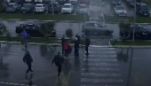 СНИМАК ИСПРЕД АЕРОДРОМА У ПОДГОРИЦИ: Објављен видео напада на Милана Кнежевића (ВИДЕО) СНИМАК ИСПРЕД АЕРОДРОМА У ПОДГОРИЦИ: Објављен видео напада на Милана Кнежевића (ВИДЕО)