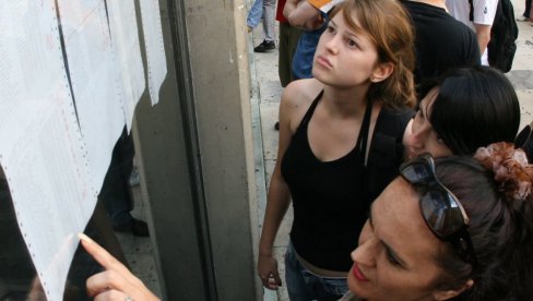 НА БУЏЕТУ 9.743 БРУЦОША: Данас почиње пријављивање ђака за упис на Београдски универзитет НА БУЏЕТУ 9.743 БРУЦОША: Данас почиње пријављивање ђака за упис на Београдски универзитет
