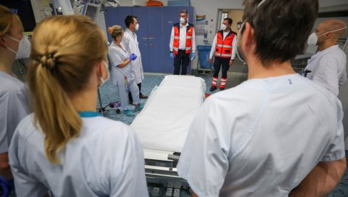 СТЕЧАЈ ПРОГЛАСИЛО 4О БОЛНИЦА: Немачки званичници страхују да ће догодине бити још горе СТЕЧАЈ ПРОГЛАСИЛО 4О БОЛНИЦА: Немачки званичници страхују да ће догодине бити још горе