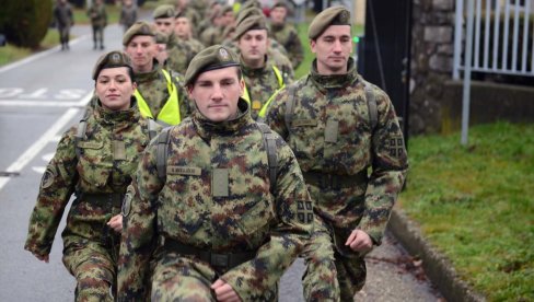 KADETI VOJNE AKADEMIJE IZVELI KONDICIONI MARŠ: Podizanje psihofizičkih sposobnosti naše vojske (FOTO)